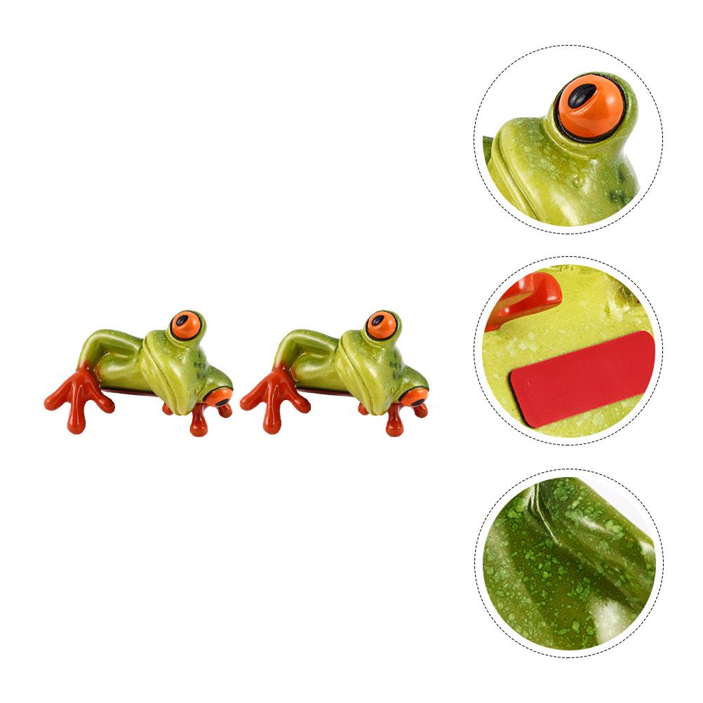 2 Pcs Miniature Chaste Frog Ornament Outdoor Table Decor Resin Desktop Decoration
