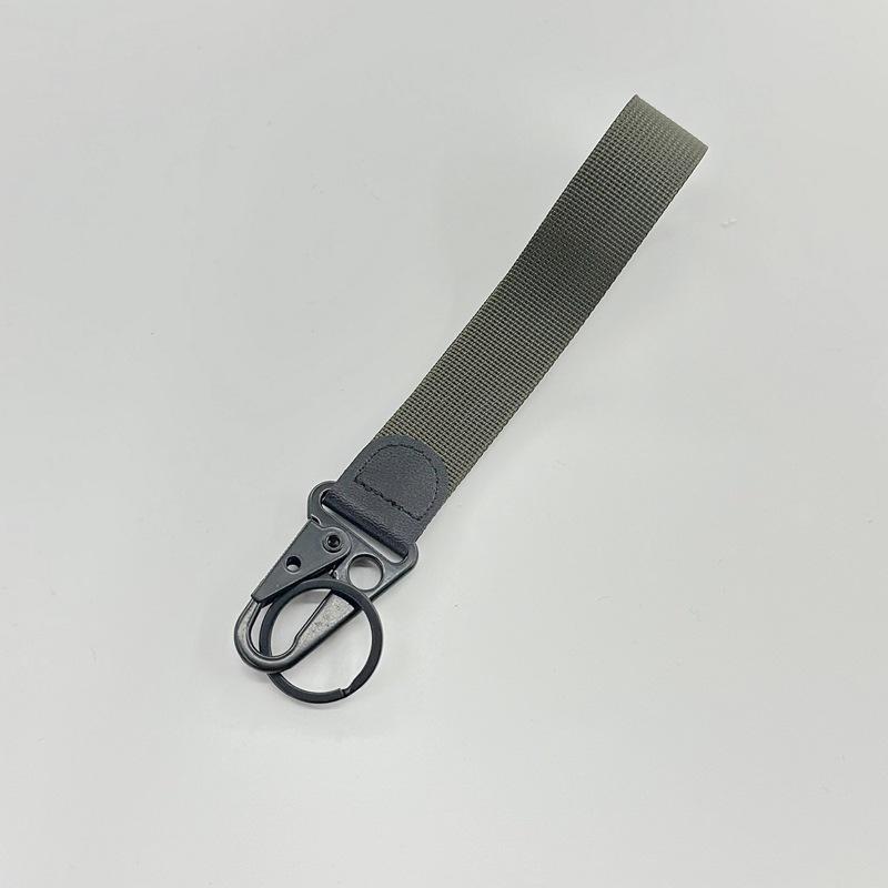 

Durable Wristband Key Chain, Cool Hawk s Beak Key Chain, Car Key Chain Pendant Metal Buckle To Send Friends A Good Gift.
