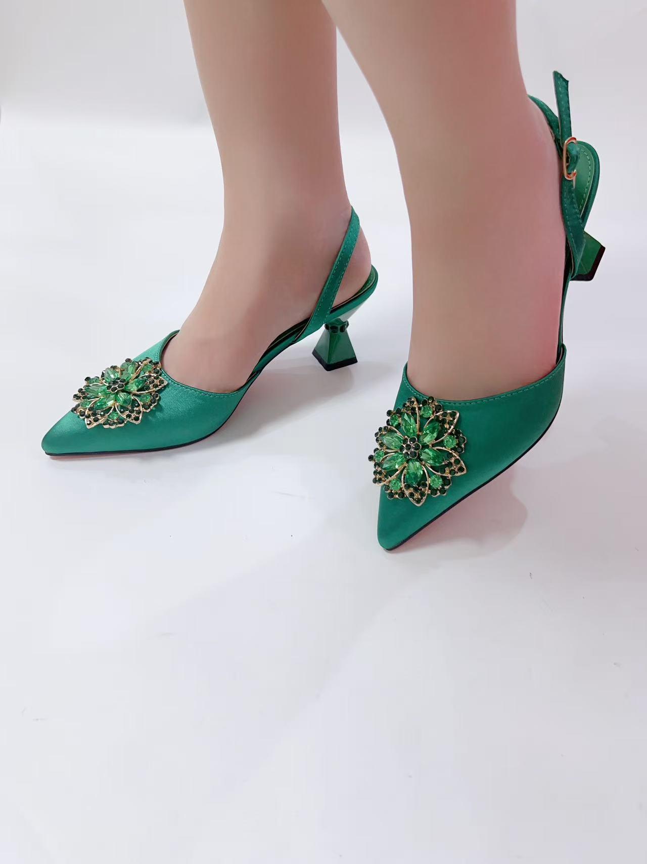 2026 Autumn Bestseller: Women s One-Strap Thin Heel Rhinestone Sandals with Non-Slip Soft Sole 40 зелёный