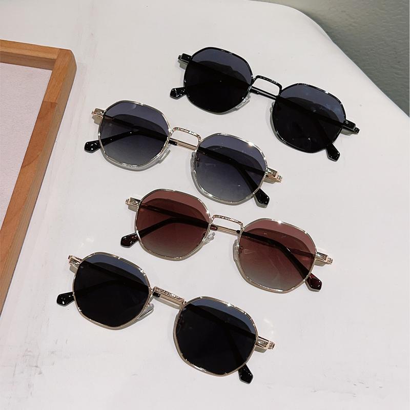Vintage Sunglasses Men New Fashion Classic Outdoor Decor Shades Women Retro Trendy Brand Design Casual Sun Glasses
