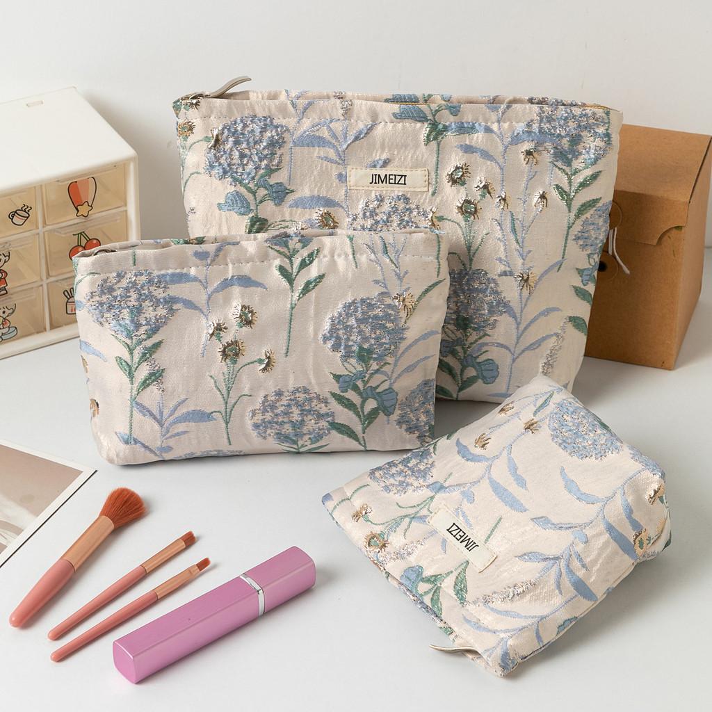Floral Embossed Makeup Bag With Large Capacity For Daily Use And Travel Storage