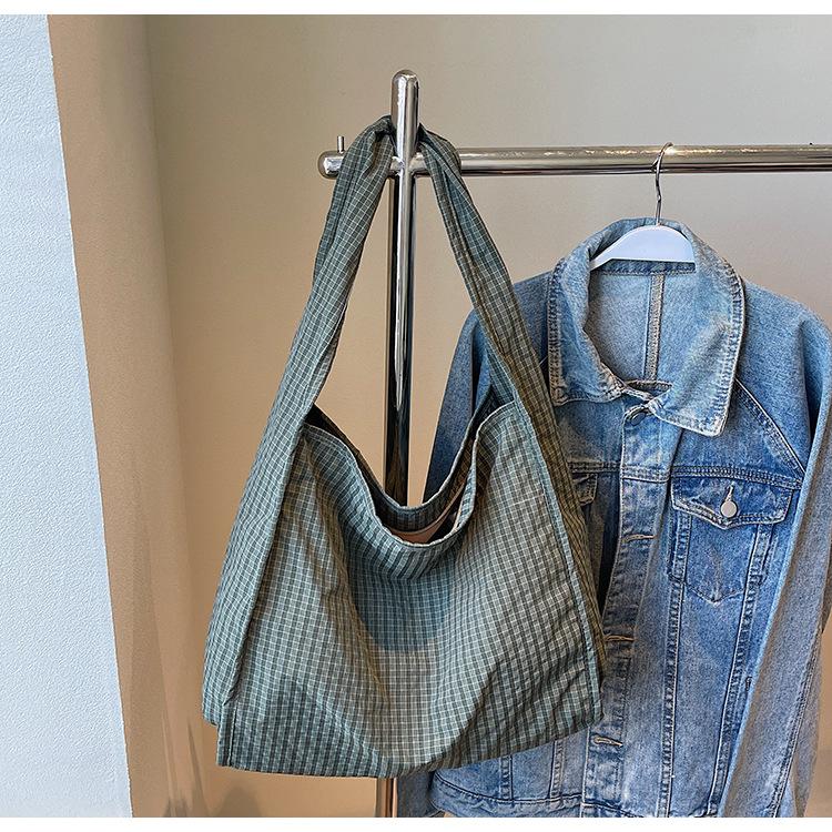 

Large-capacity tote bag, leisure commuting big bag, women s summer new college student class canvas bag зелений
