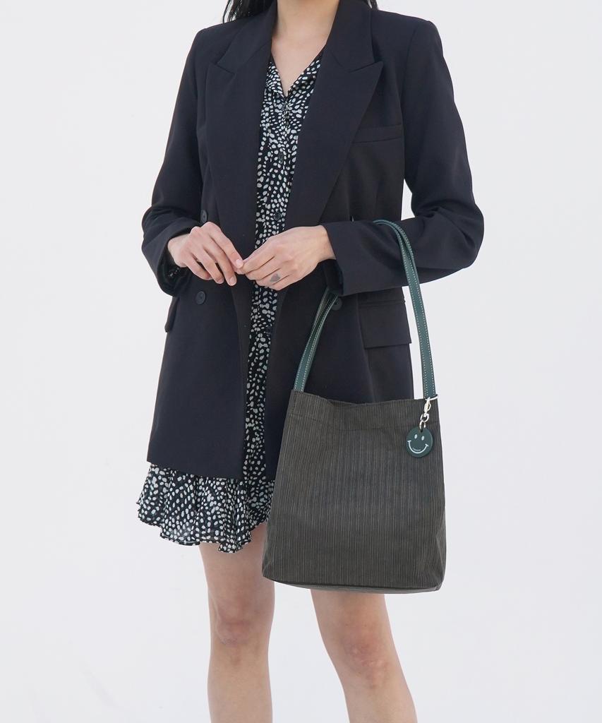 Fasciera Corduroy Smile Shoulder Bag_P Libra 02