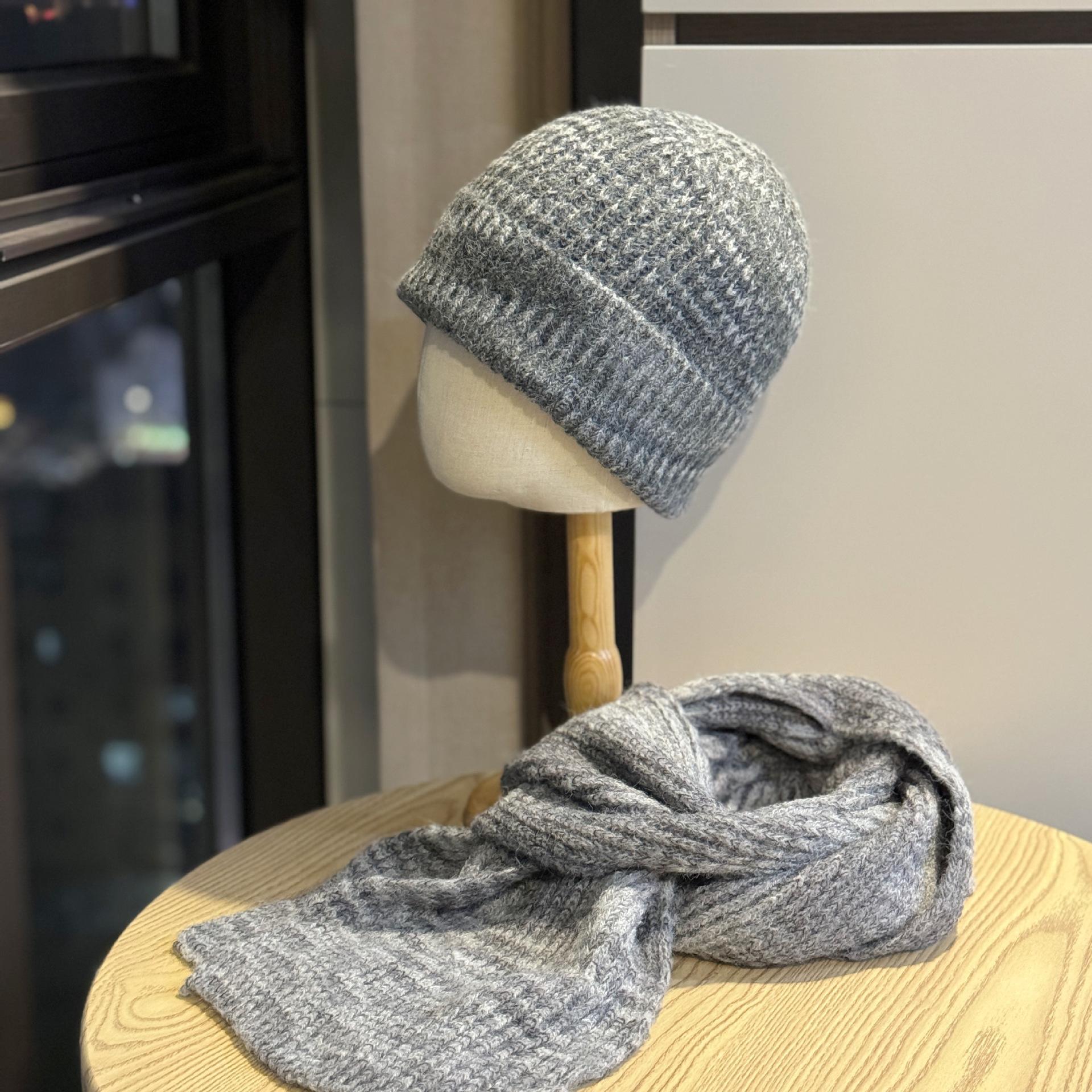 

Новый вязаный комплект из двух предметов: шапка и шарф для женщин на осень и зиму, модная, теплая и утолщенная, защищающая от холода, высококачественная шерстяная шапка one size