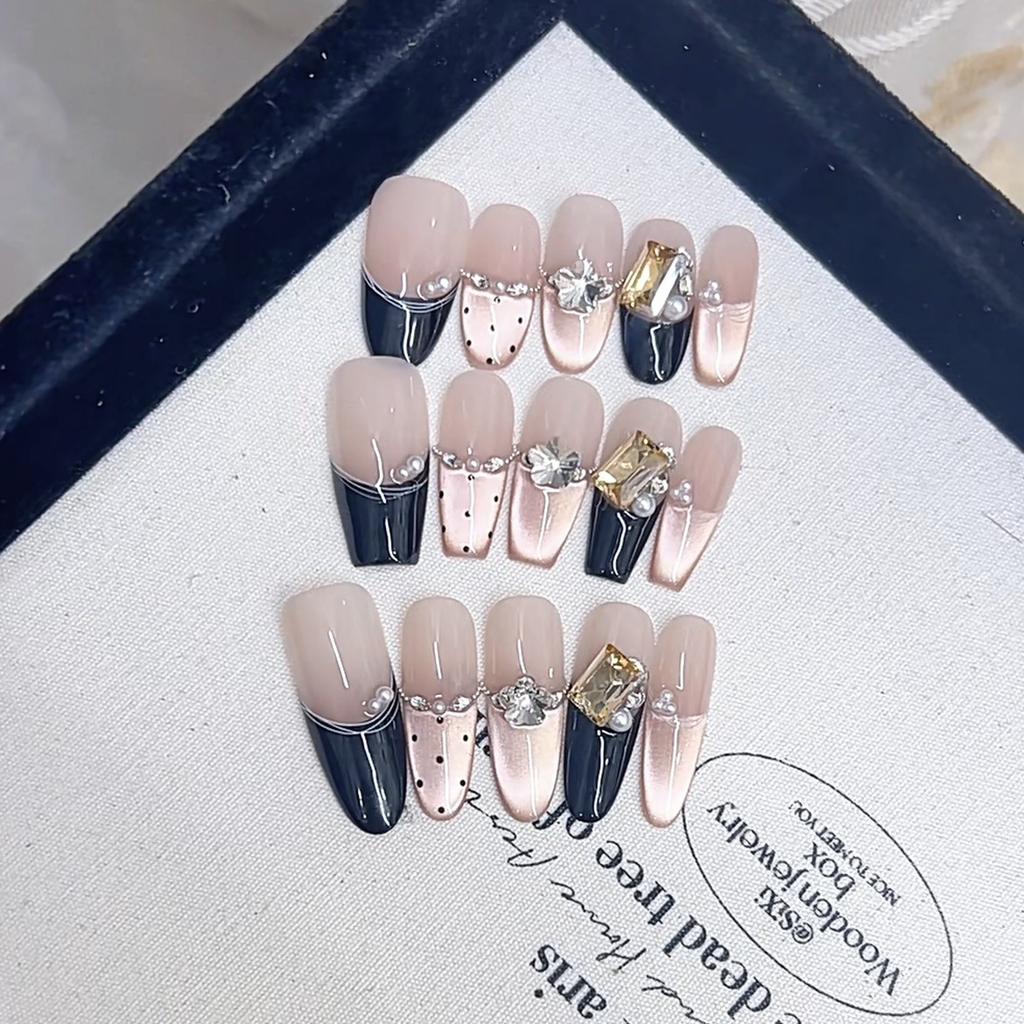 Hand-woven Armor Black Gold Jazz Three-dimensional Hand-painted Butterfly Leopard Print Cat Eye Pure Nail Art Patch