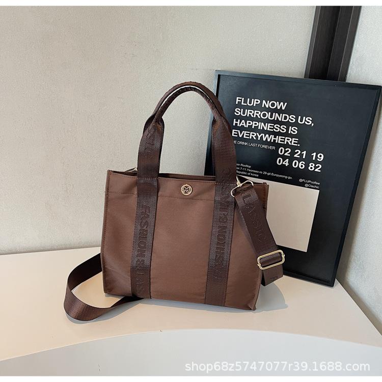 Large Capacity Simple Casual Handbag Women's Bag 2025 New Fashionable Lightweight Canvas Tote Bag Shoulder Crossbody Bag