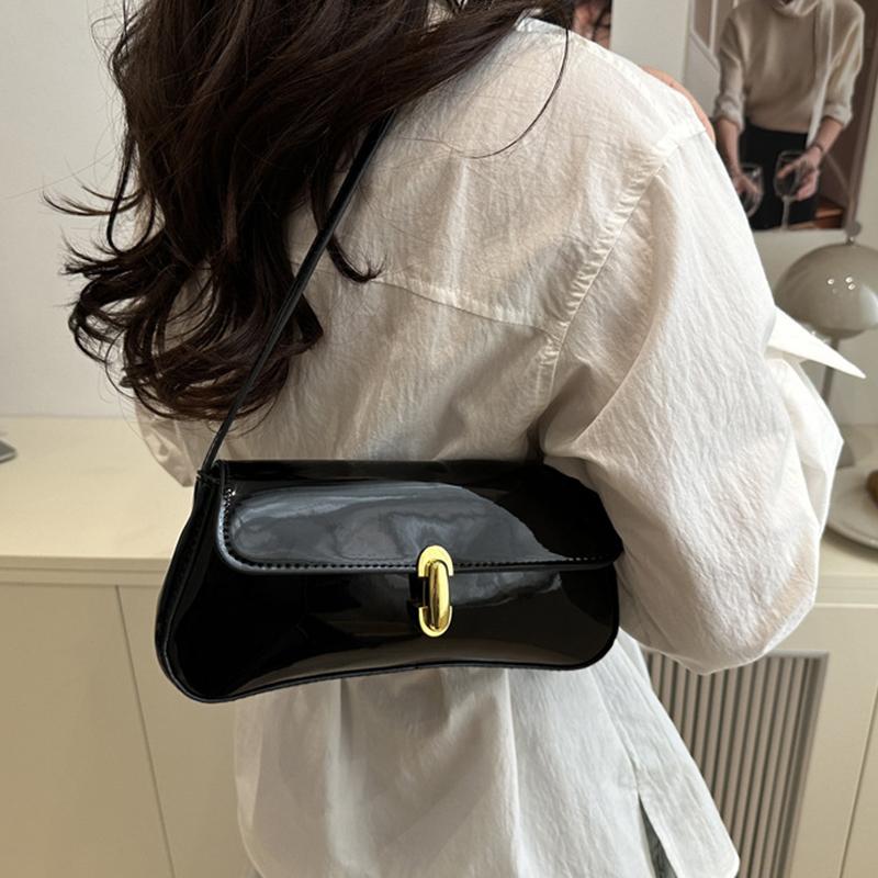 Yogodlns Dámská vintage jednobarevná taška přes rameno s hladkou texturou Elegantní malá podpažní taška s klopou z PU kůže na rande, výlety, večírky