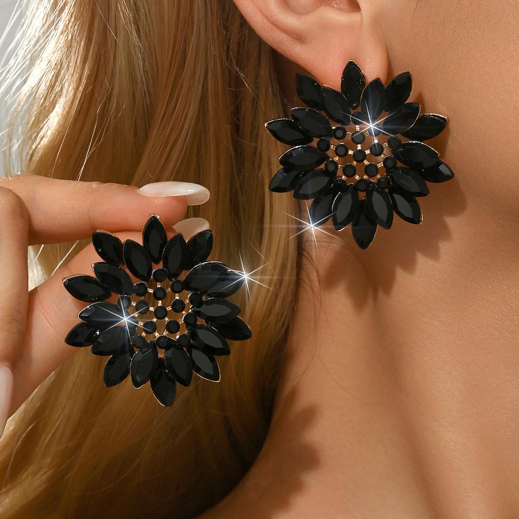 Boucles d'oreilles flocon de neige en cristal à la mode pour femmes, tempérament élégant, design exquis et polyvalent, accessoires de boucles d'oreilles