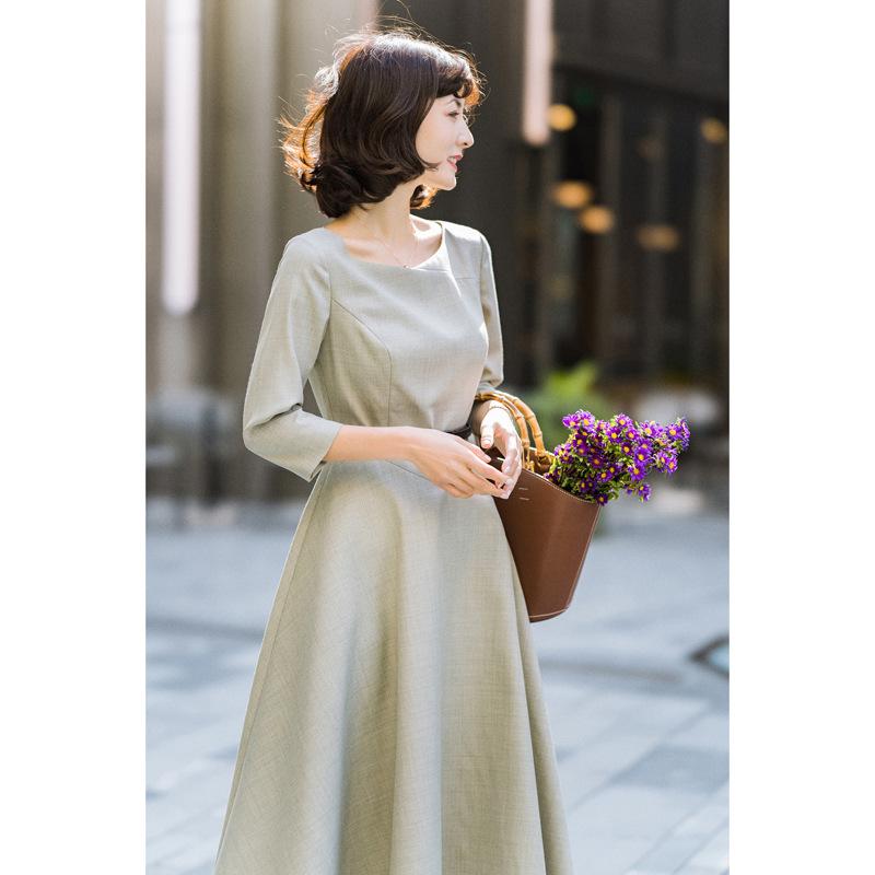 Spring and Autumn Women's Long Sleeve Round Neck Vintage Fashion Airy Bottom Dress