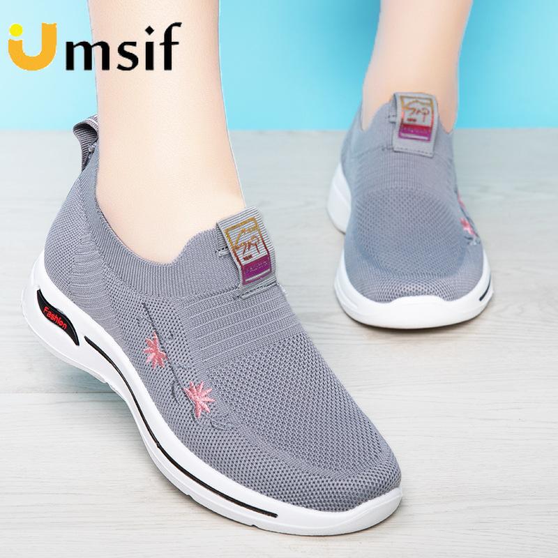 New Breathable Mesh Sneakers Lightweight Soft Sole Comfortable Casual Running Shoes