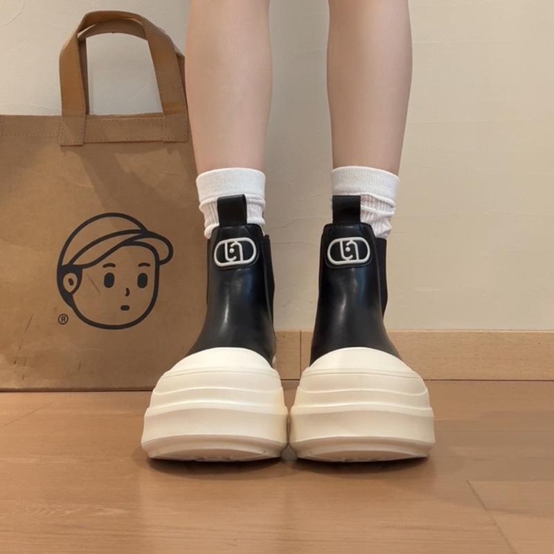 2025 Autumn and Winter Fashion Thick-soled Heightening Short Boots Women's Round Head Comfortable Fashion Boots Academy Style Flat-soled High-top Sho