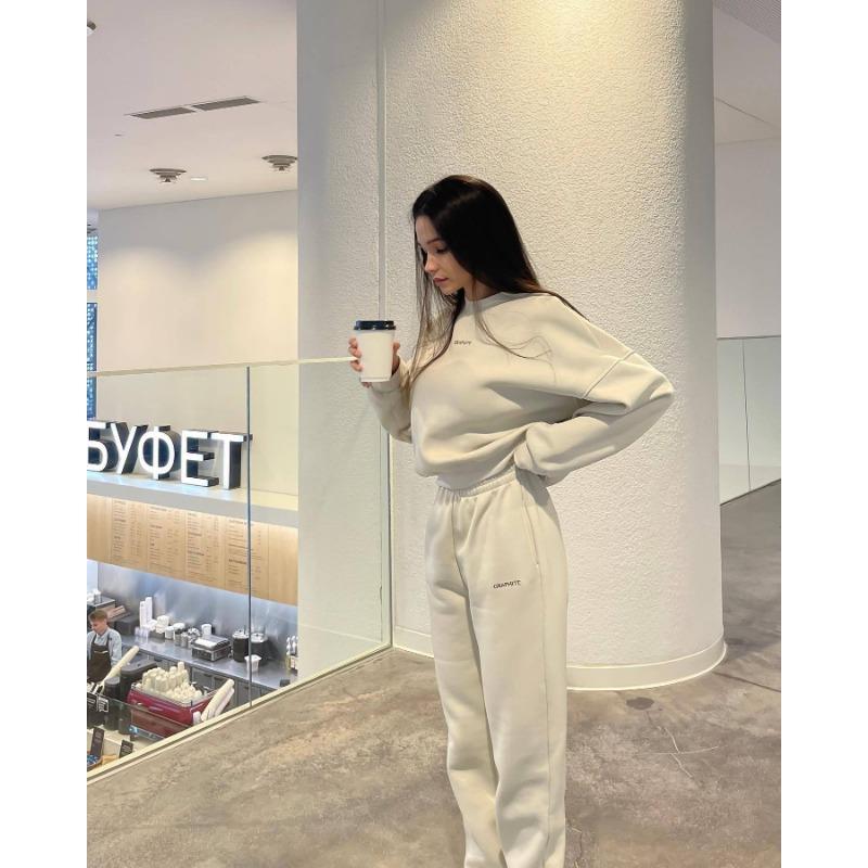 Slim Fit Casual Sports Two-piece Set Women's Clothing Fashionable Long-sleeved Sports Outfit