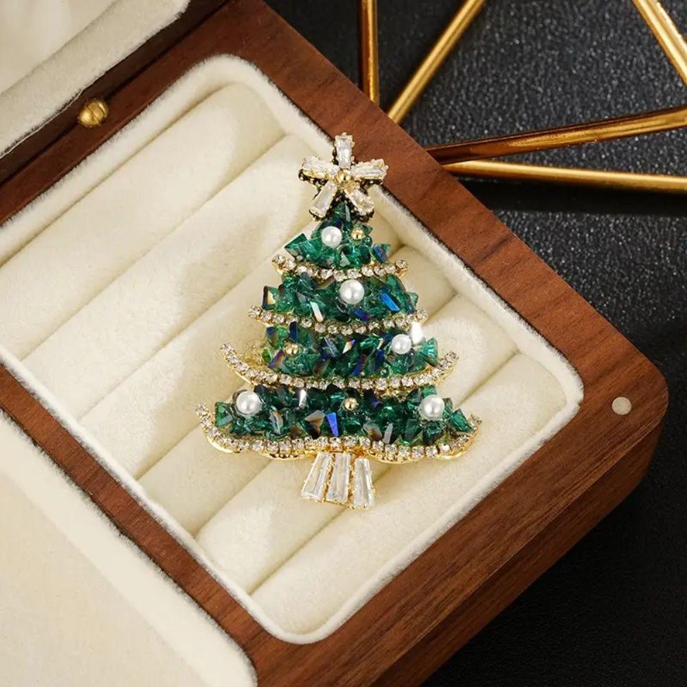 Cute Xmas Tree Lapel Pin Vintage Rhinestone Brooch Daily Christmas Brooch Women