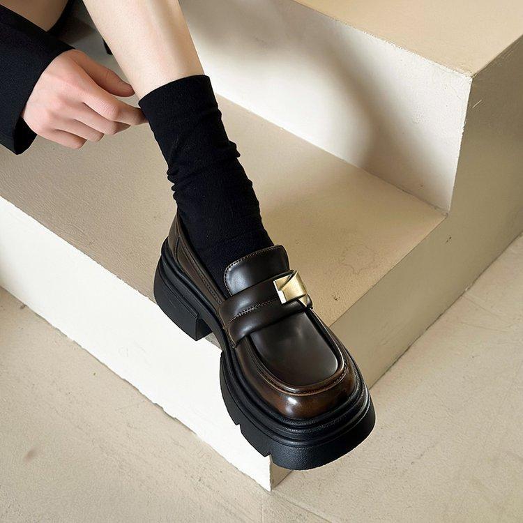 

Black platform British style small leather shoes for women 2025 spring new retro casual versatile one-pedal loafers for women 40 коричневый