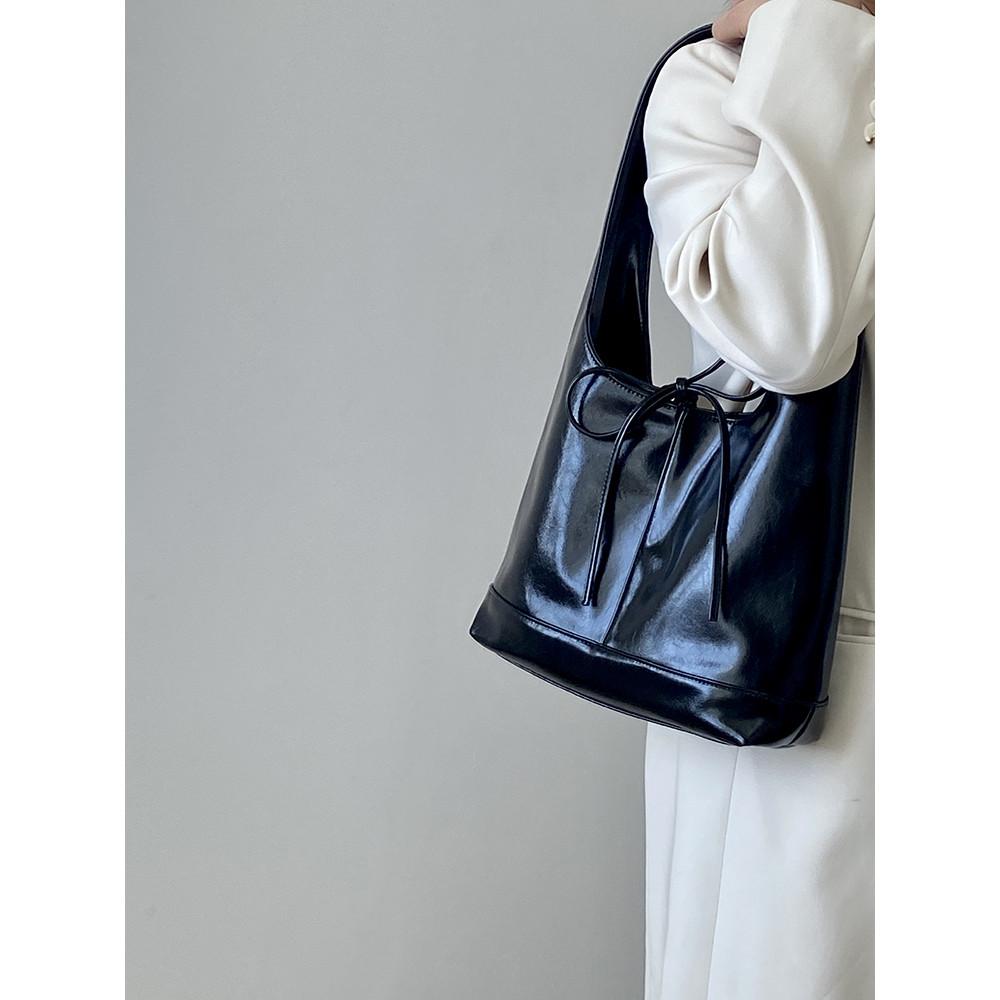 IELGY Female Bag Korean Version Bow Large Capacity Tote Bag Portable Shoulder Bag