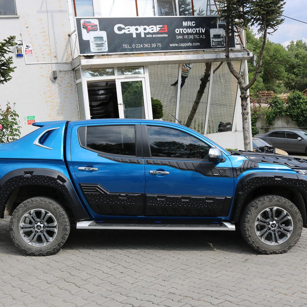 Верхние молдинги дверей 2019-2025 (6 шт, ABS) для Mitsubishi L200