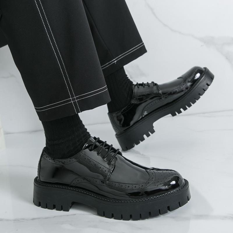 Herrenstiefel in Übergröße Herbst neue Herren Businesskleid Freizeitlederschuhe Britische junge Friseur trendige Schuhe