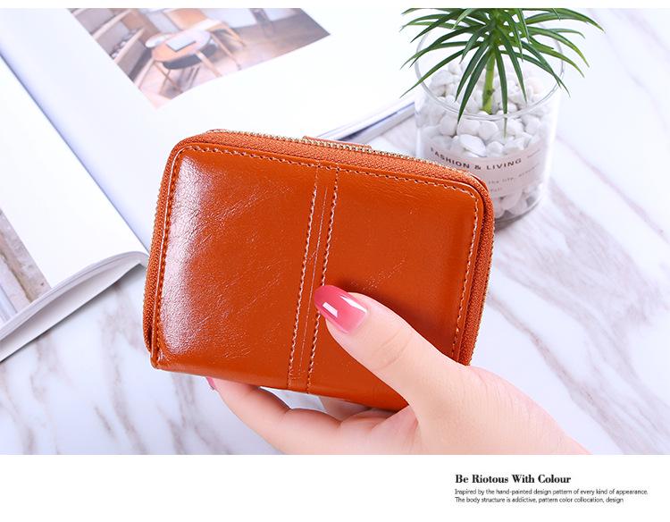 2024 Women's Retro Versatile Oil Wax Leather Coin Wallet