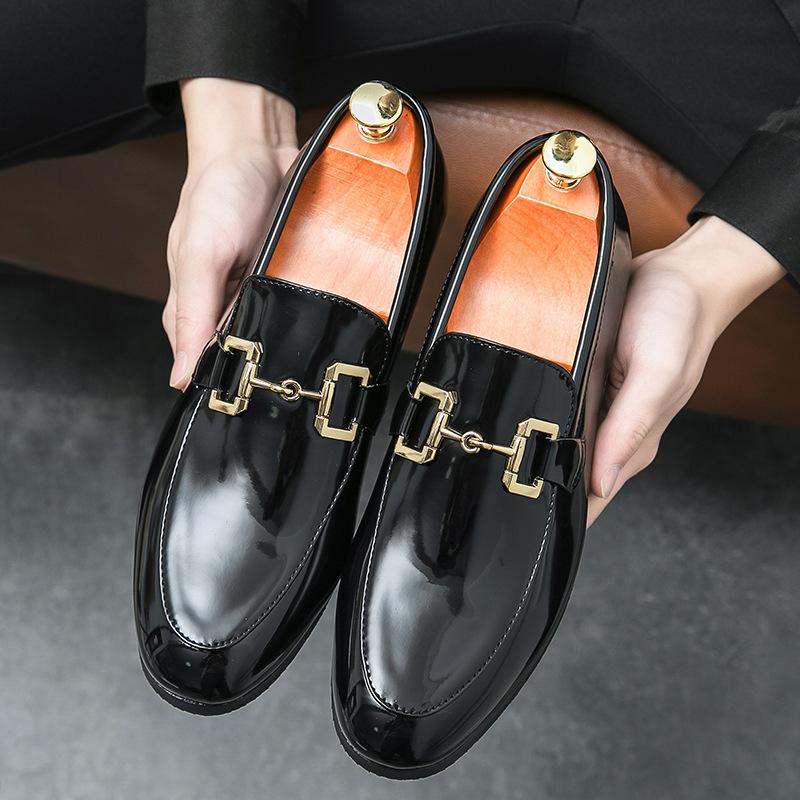 Spring men's solid color glossy loafers Korean version of foot loafers office casual leather shoes men