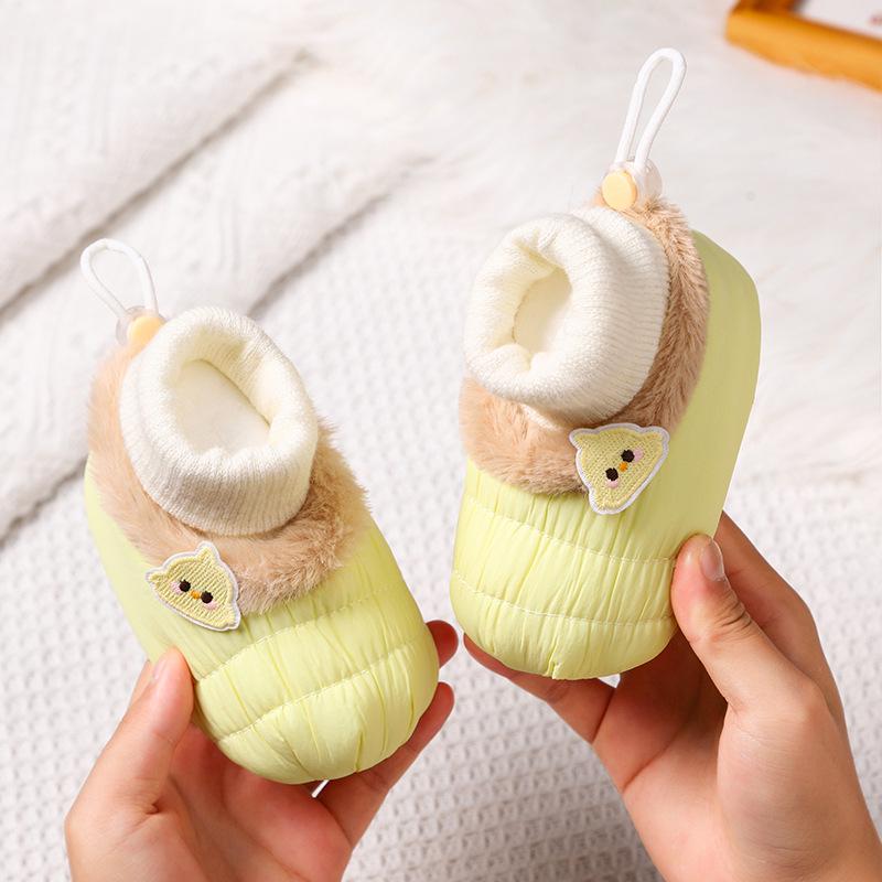 Cartoon Baby Shoes: Soft Sole, Fleece-Lined, Warm Cotton, Non-Slip, Anti-Drop, and Cold-Insulating for Boys & Girls