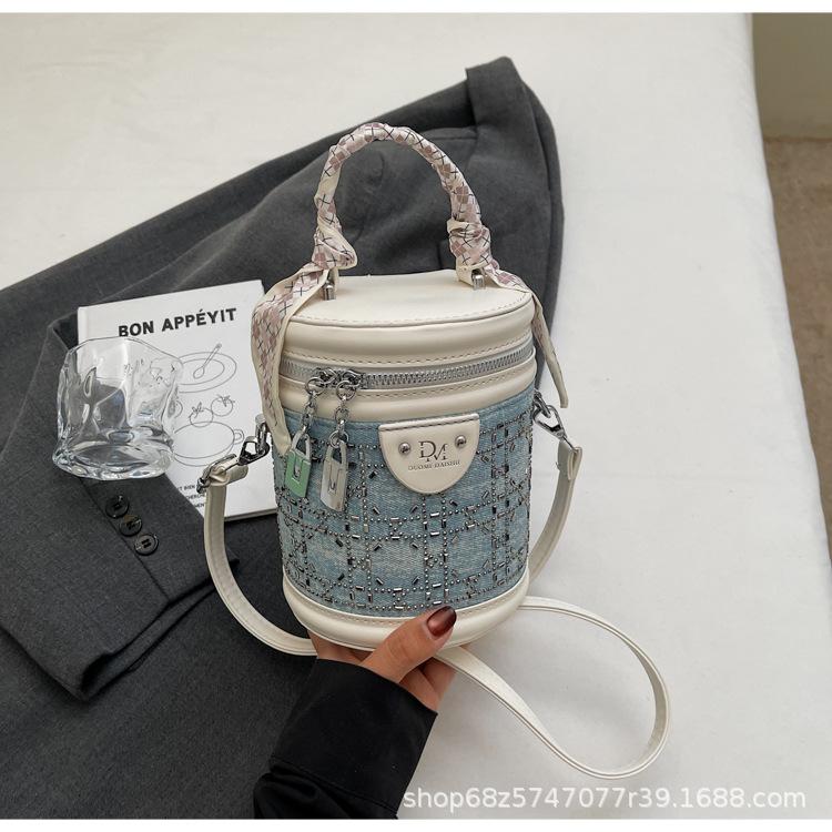 Niche simple high-end cylinder bag 2025 new temperament versatile shoulder messenger handbag foreign style bucket bag tide