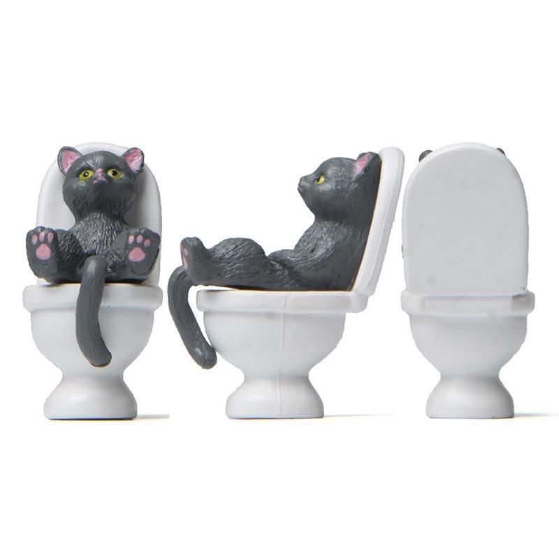 5 Pcs/set Animal Cats Lying On Closestool Toilet PVC Model Miniature Crafts Micro Landscape Home Garden Decor
