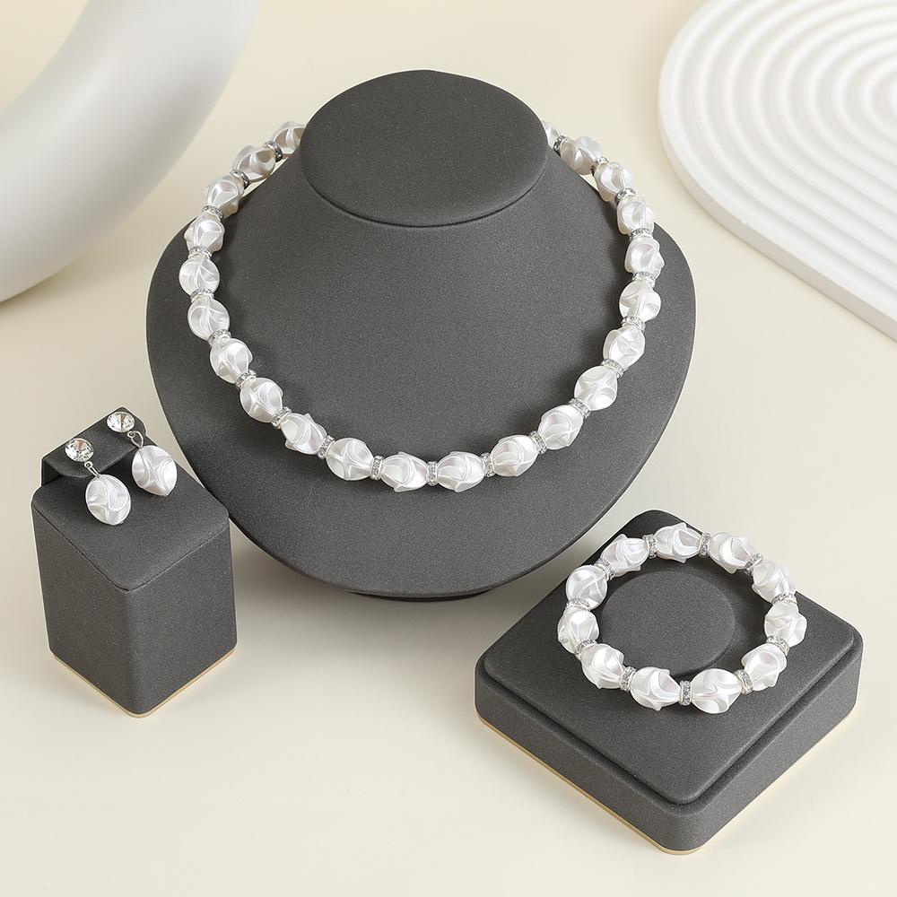 French Retro Elegant Baroque Special-Shaped Large Pearl Necklace Set Light Luxury Niche High-End Design Temperament