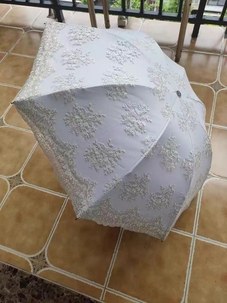 Koronkowy Parasol Słoneczny dla Kobiet, Ochrona przed Słońcem i Wiatrem, 3-składany Odporny na UV Parasol Przeciwsłoneczny, Osłona Przeciwsłoneczna