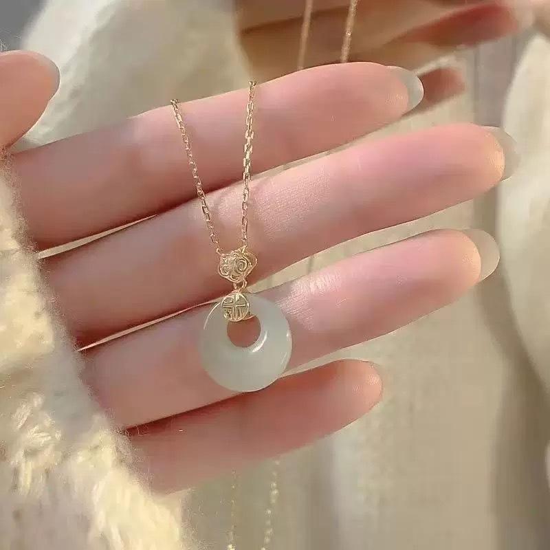 Halskette Wohlfahrt Lotus Chinesischer Schmetterling Ping An ins Studenten-Halskette Einfach Freundin