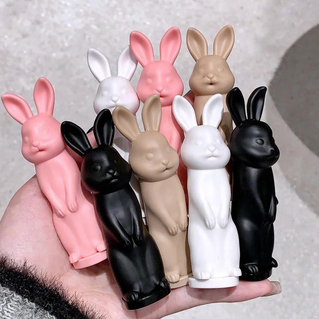 1 Stück Hasenförmiger Lippenbalsam für Frauen Ultra Glatte Textur Nicht Fettend Tägliche Feuchtigkeitspflege Nährende Lippenpflege Niedliches Tierdesign Lippenpomade für Trockene Lippen