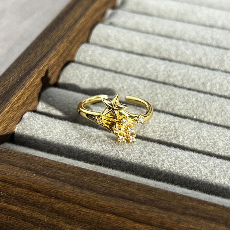 Temperament Golden Star Butterfly Opening Ring Female Court Style Light Luxury Retro Fashion Versatile Design Ring Tide