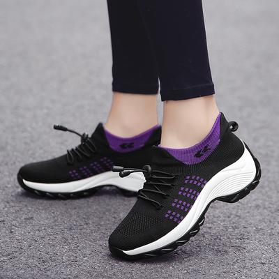 Neue Übergrößen-Sportschuhe, Socken, Mama-Schuhe, atmungsaktives Flyknit-Mesh-Gewebe, Damenschuhe, dicksohlige Rocking Shoes