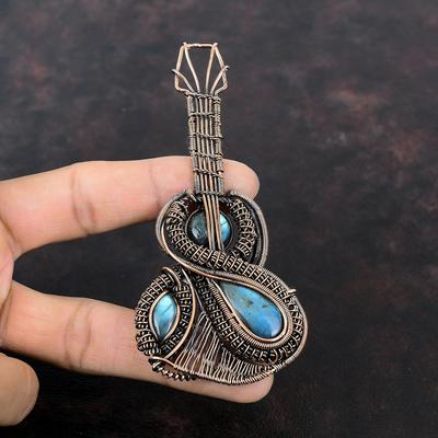 Pendentif en labradorite Pendentif en fil de cuivre enveloppé Pendentif guitare fait main Bijoux en cuivre avec pierres précieuses Cadeau pour maman Très jolis bijoux en labradorite