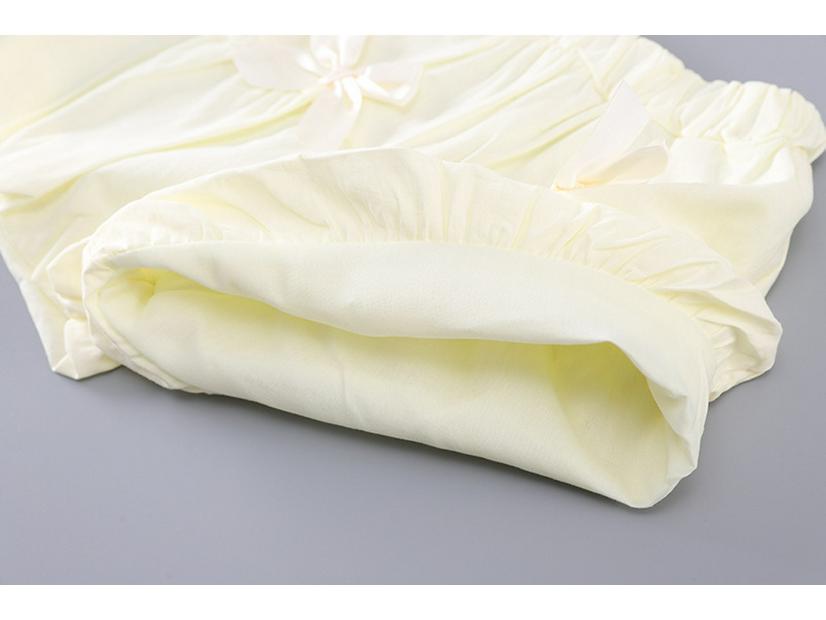 Girls' Summer Princess Kitten Two-Piece Outfit: Fashionable Short Sleeve Top & Shorts Set for Toddlers