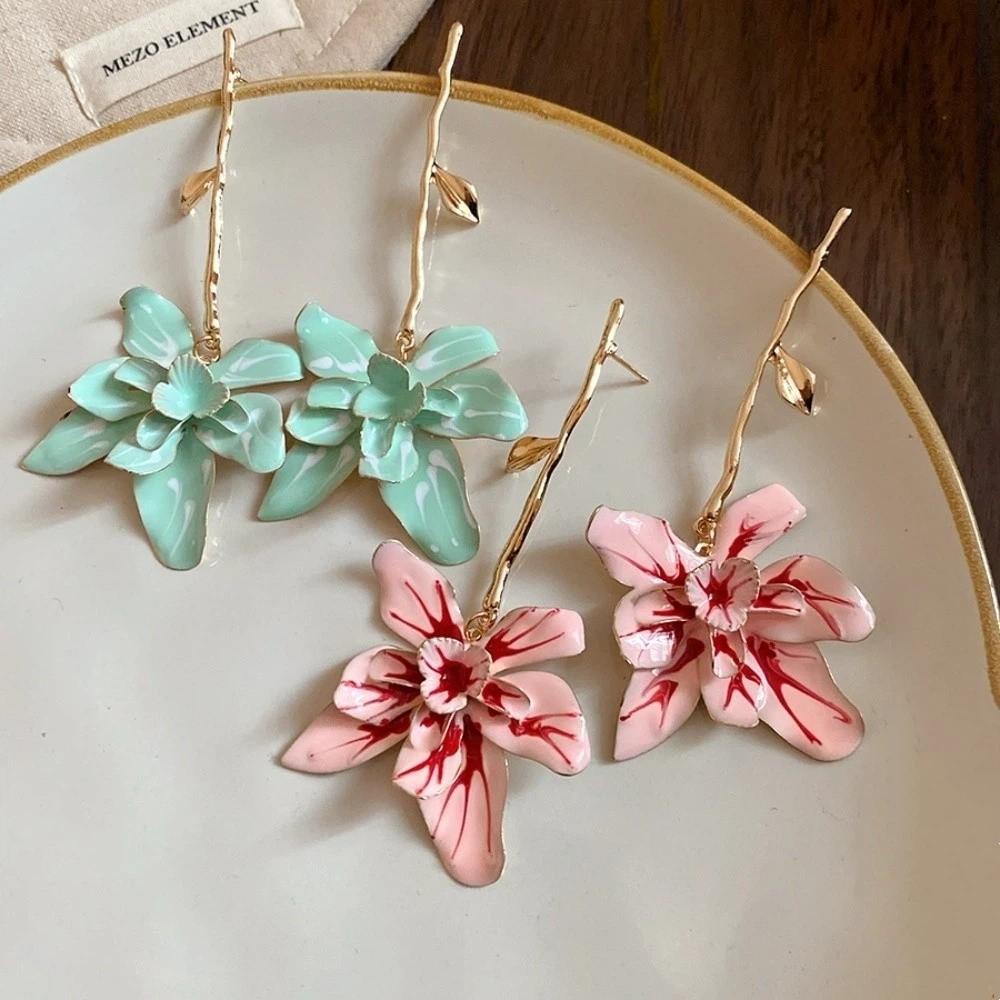 with Leaf Stalk Enamel Flower Drop Earrings Zinc Zinc Alloy Stud Earrings Floral Pendant Earrings Vacation