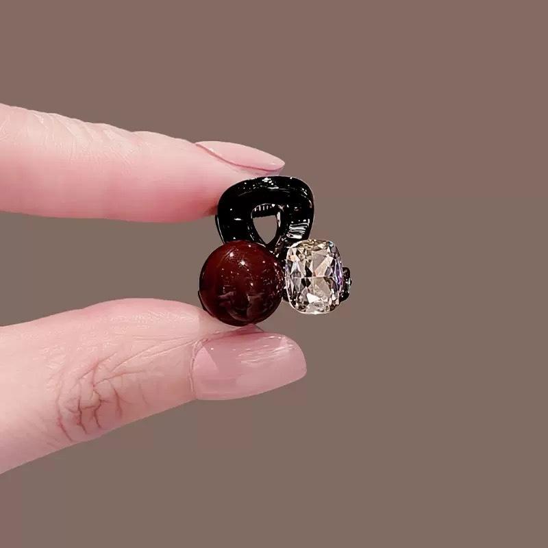 2Pcs Acrylic Pink Love Heart Small Hair Claw Women Girls Sweet Cute Hair Clips Lovely Kawaii Hairpin Hair Accessories