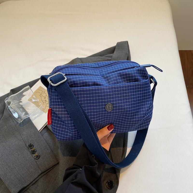 

Trendy plaid women s bag autumn new anti-splashing nylon shell bag women s leisure sports portable shoulder messenger bag синий