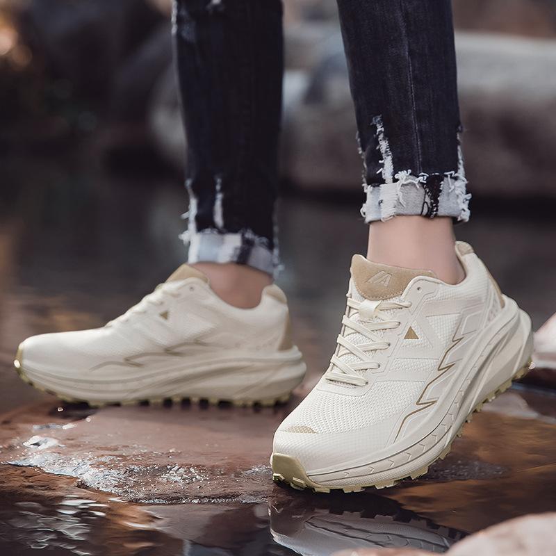 High Top Outdoor Shoes Men's Large Size Hiking Shoes Men's Sports Running Shoes Men's Casual