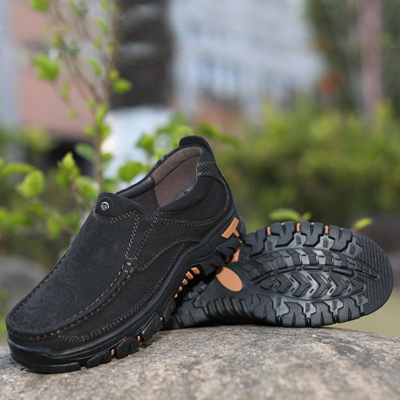Fashion 2025New Men Slip On Casual Leather Walking Shoes Breathable Genuine Leather Lazy SneakersOutdoor Soft Sole Comfort Walking Shoes