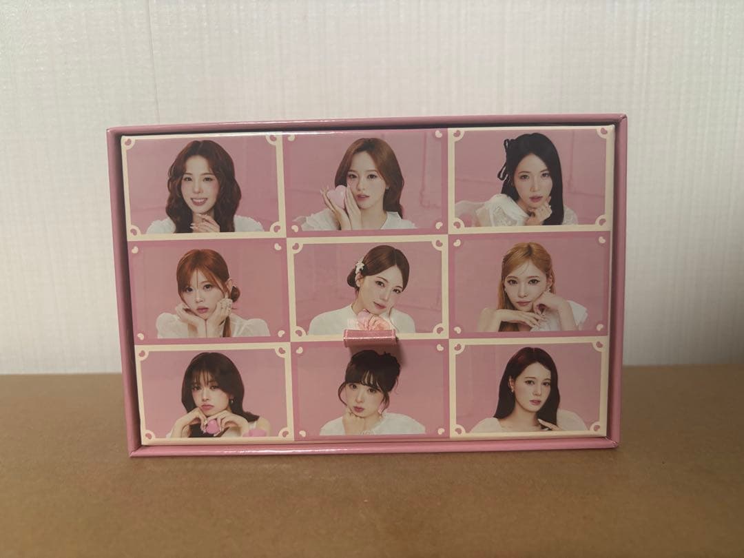 

[USED] NiziU/NewEmotion WithU version 9 types with box