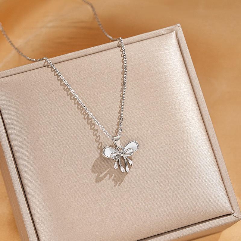 French Light Luxury Tassel Bowknot Necklace - Stylish Women's Clavicle Chain with Personality Design