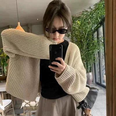 Women's Early Spring V-Neck French Style Lantern Sleeve Cardigan