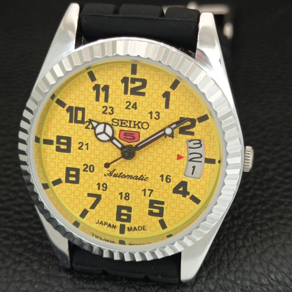 VINTAGE SEIKO 5 AUTOMATIC REFURBISHED JAPAN MENS YELLOW DIAL WATCH a443965-1