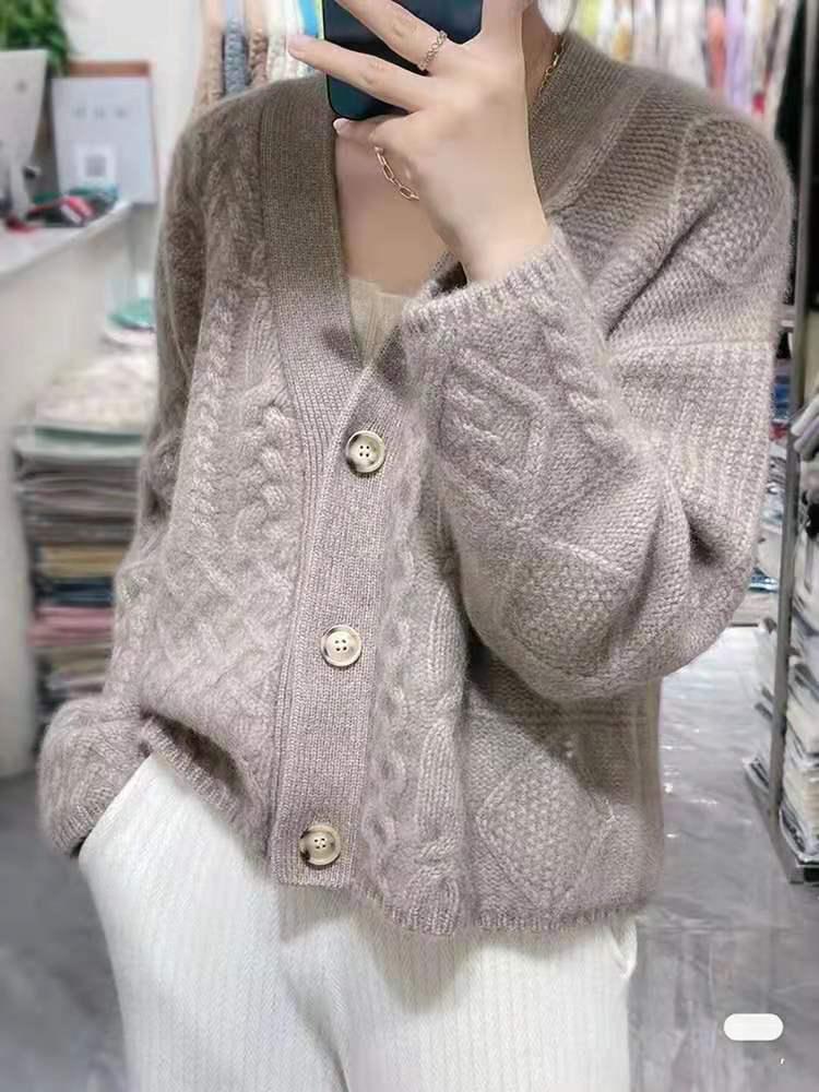 Women's V-neck Loose Cable Knit Wool Cardigan - Thickened, Versatile Autumn/Winter Outerwear.