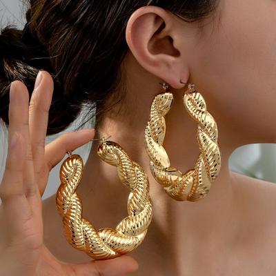 1 Pair Huggie Earrings Retro Shiny Twisted Geometric Solid Color Electroplated Lightweight Stainless