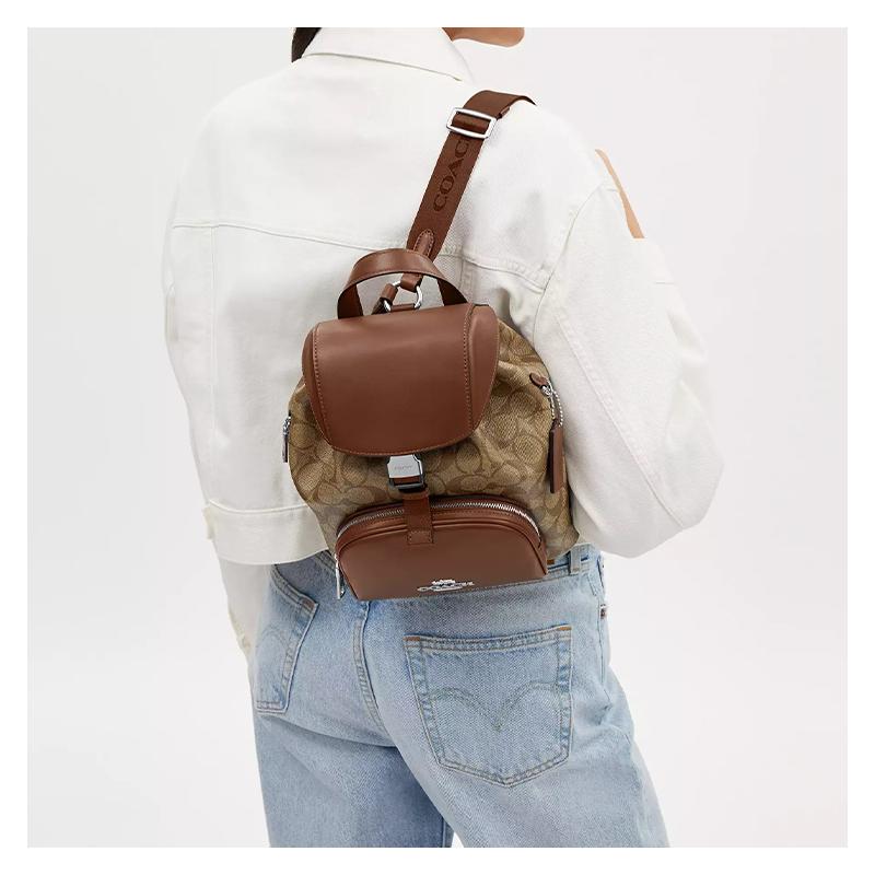 COACH PACE 22 Classic Presbyopia logo Coated canvas and refined calfskin Backpack Backpack Small Women's Khaki and Saddle color