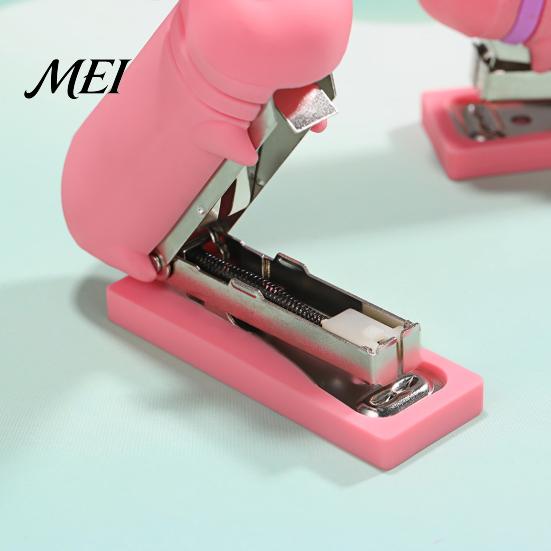 Soft PVC Shell Stapler for Kids Study Mini Cartoon Stapler, Cute Pig Shape, Portable Lightweight School Supplies Binding Tool, Handheld And