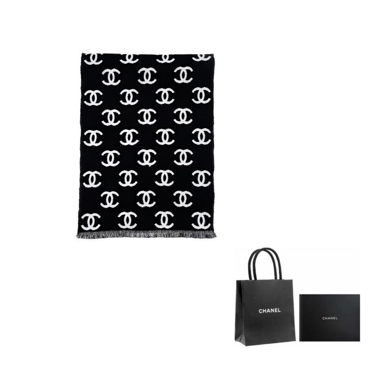 

CHANEL Classic Double C Full Print Logo Double Sided Cashmere Wool Wool Scarf Women s Black чорний