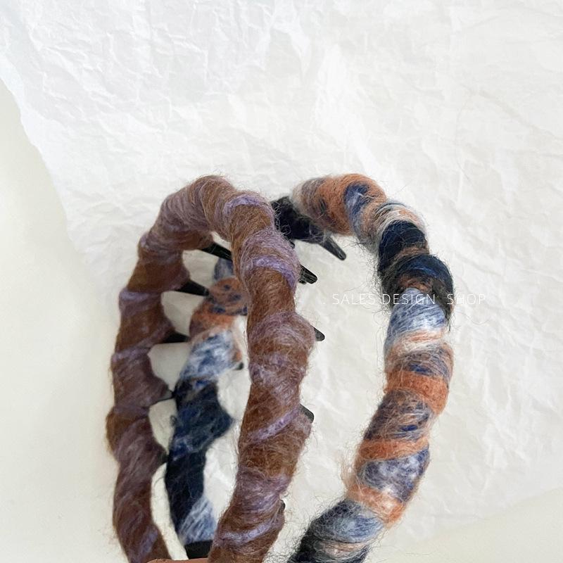 Colorful Yarn Wave Headband for Women - Autumn/Winter 2025 Anti-Slip Hair Clip & Face Washing Accessory