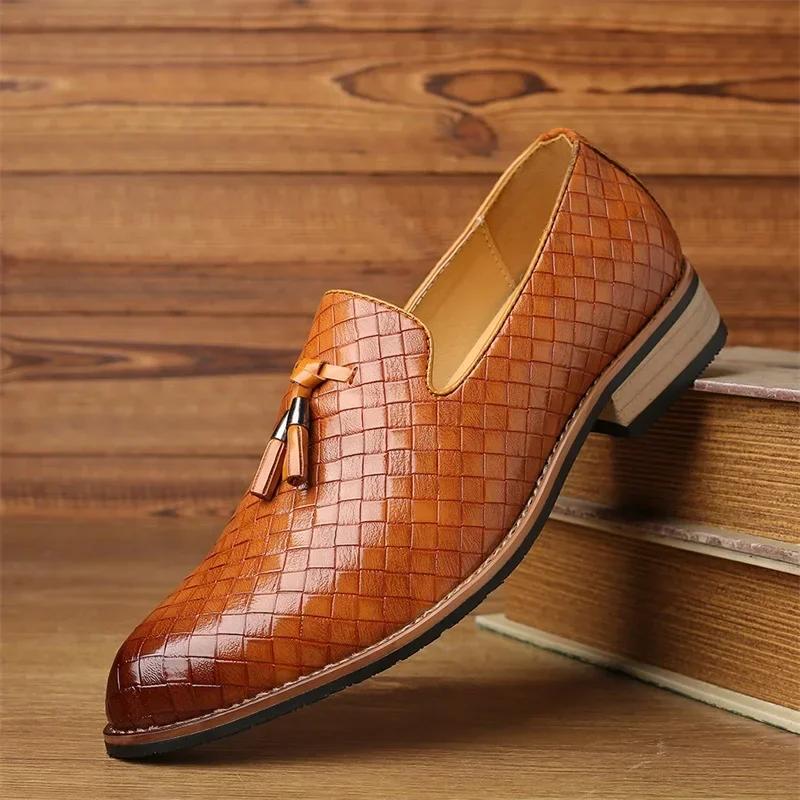 Herren Luxus Freizeit Schuhe Herbst Leder Slipper Büro Kleiderschuhe Herren Fahr-Mokassins Bequeme Slipper Party Mode Schuhe